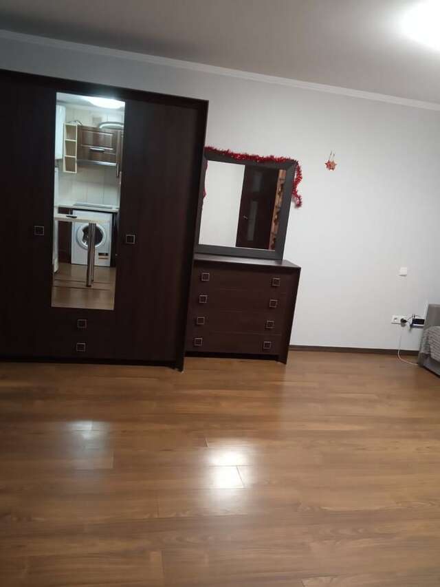 Апартаменты 1 комнатная квартира- студия Мариуполь-15
