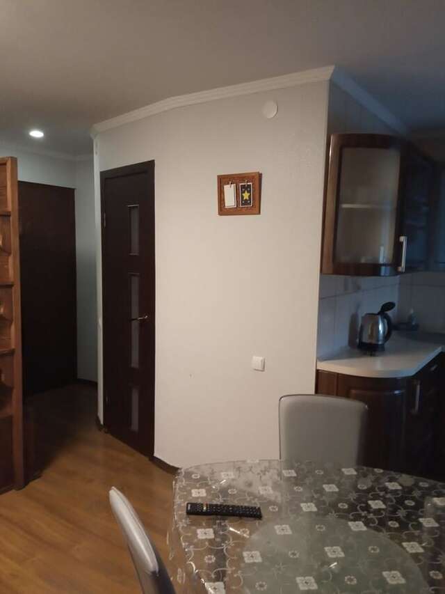 Апартаменты 1 комнатная квартира- студия Мариуполь-4